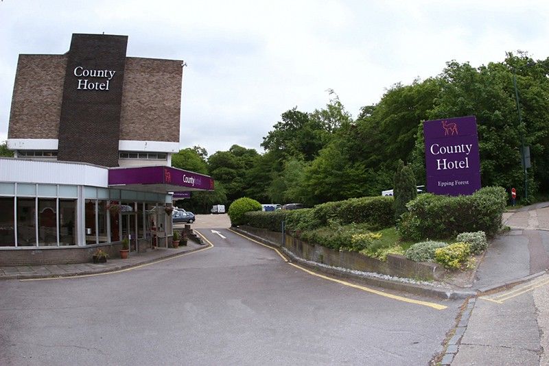 Epping Forest Hotel Вудфорд Экстерьер фото